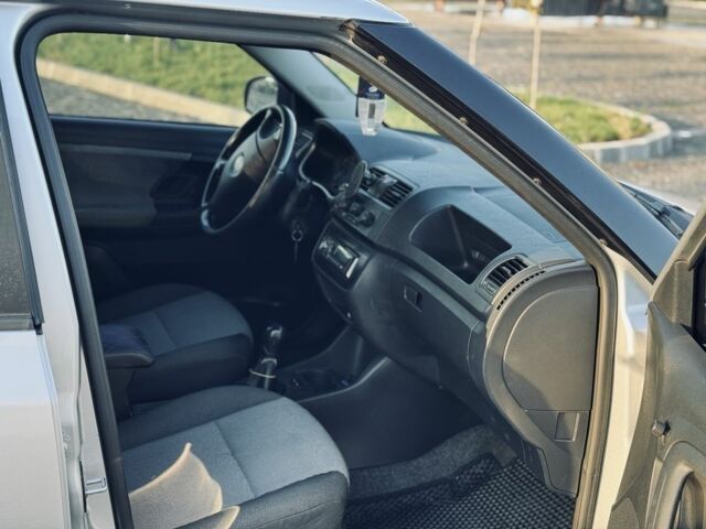 Серый Шкода Фабия, объемом двигателя 1.4 л и пробегом 245 тыс. км за 4699 $, фото 12 на Automoto.ua