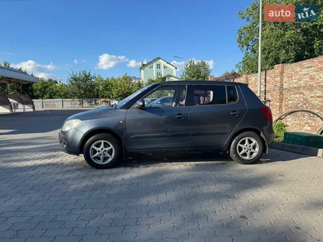 Серый Шкода Фабия, объемом двигателя 1.39 л и пробегом 390 тыс. км за 3600 $, фото 3 на Automoto.ua