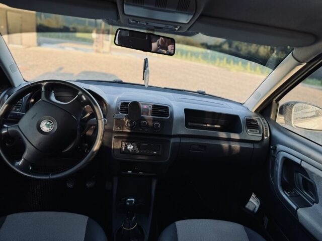 Серый Шкода Фабия, объемом двигателя 1.4 л и пробегом 245 тыс. км за 4699 $, фото 10 на Automoto.ua