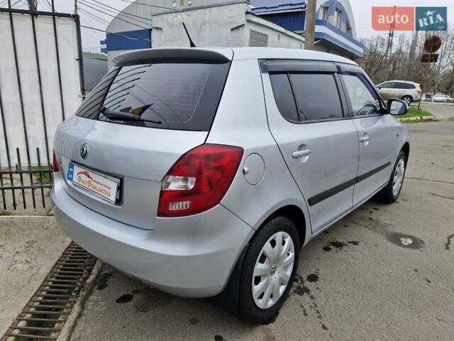 Сірий Шкода Фабія, об'ємом двигуна 1.4 л та пробігом 185 тис. км за 5999 $, фото 3 на Automoto.ua