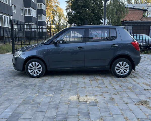 Серый Шкода Фабия, объемом двигателя 1.6 л и пробегом 253 тыс. км за 5999 $, фото 5 на Automoto.ua