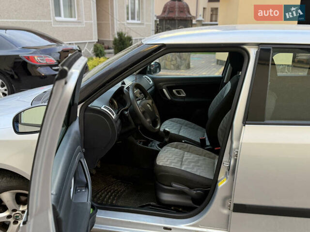 Шкода Фабия 2008 в Коломые на Automoto.ua Серый Шкода Фабия, объемом двигателя 1.2 л и пробегом 126 тыс. км за 5499 $, фото 13 на Automoto.ua