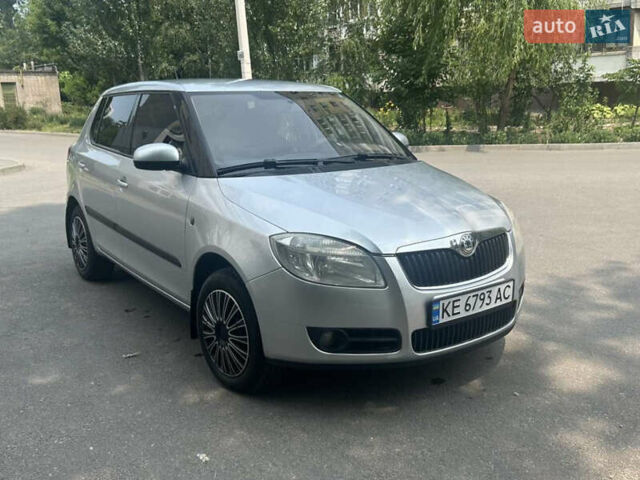 Серый Шкода Фабия, объемом двигателя 1.4 л и пробегом 324 тыс. км за 4600 $, фото 2 на Automoto.ua