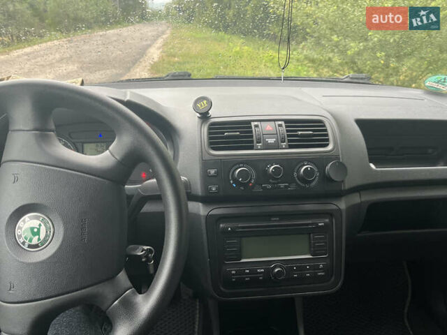Серый Шкода Фабия, объемом двигателя 1.39 л и пробегом 224 тыс. км за 6200 $, фото 6 на Automoto.ua