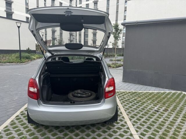 Серый Шкода Фабия, объемом двигателя 1.6 л и пробегом 280 тыс. км за 5000 $, фото 5 на Automoto.ua