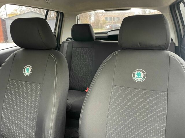 Серый Шкода Фабия, объемом двигателя 1.3 л и пробегом 195 тыс. км за 4200 $, фото 7 на Automoto.ua