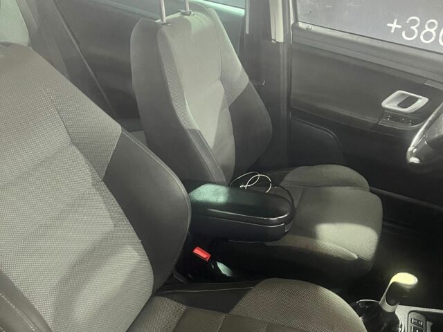 Серый Шкода Фабия, объемом двигателя 1.6 л и пробегом 265 тыс. км за 5100 $, фото 1 на Automoto.ua