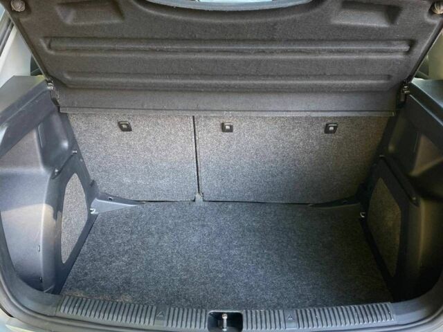 Серый Шкода Фабия, объемом двигателя 0 л и пробегом 218 тыс. км за 5100 $, фото 4 на Automoto.ua