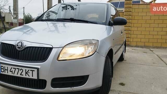 Серый Шкода Фабия, объемом двигателя 1.2 л и пробегом 314 тыс. км за 3950 $, фото 8 на Automoto.ua