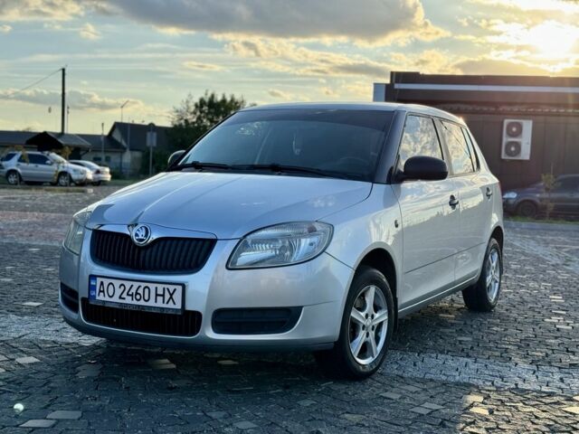 Серый Шкода Фабия, объемом двигателя 1.4 л и пробегом 245 тыс. км за 4699 $, фото 1 на Automoto.ua