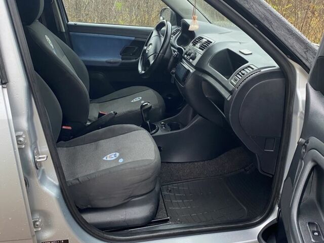 Серый Шкода Фабия, объемом двигателя 1.2 л и пробегом 232 тыс. км за 3800 $, фото 6 на Automoto.ua