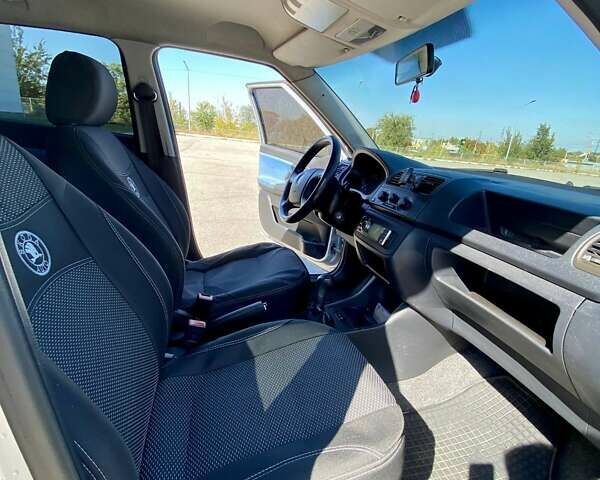 Сірий Шкода Фабія, об'ємом двигуна 1.2 л та пробігом 160 тис. км за 4300 $, фото 11 на Automoto.ua