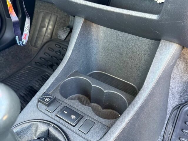 Серый Шкода Фабия, объемом двигателя 1.4 л и пробегом 236 тыс. км за 3650 $, фото 2 на Automoto.ua