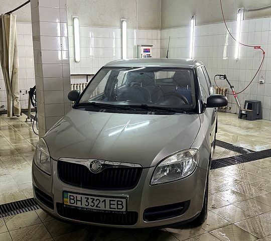 Серый Шкода Фабия, объемом двигателя 1.2 л и пробегом 145 тыс. км за 4900 $, фото 1 на Automoto.ua