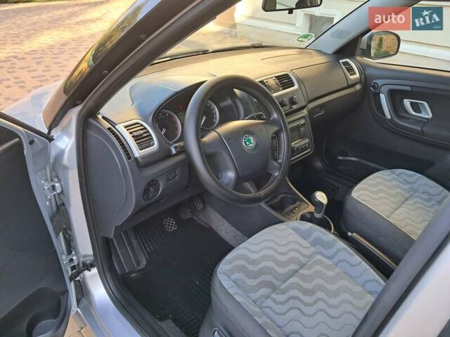 Сірий Шкода Фабія, об'ємом двигуна 1.4 л та пробігом 214 тис. км за 4999 $, фото 46 на Automoto.ua