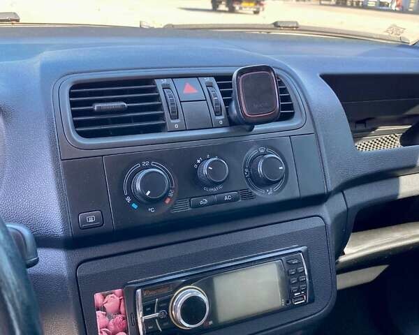 Сірий Шкода Фабія, об'ємом двигуна 1.2 л та пробігом 160 тис. км за 4300 $, фото 19 на Automoto.ua
