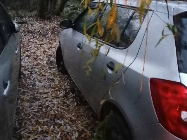 Серый Шкода Фабия, объемом двигателя 1.4 л и пробегом 320 тыс. км за 2500 $, фото 4 на Automoto.ua