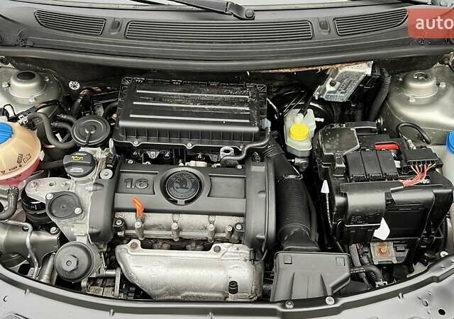 Сірий Шкода Фабія, об'ємом двигуна 1.6 л та пробігом 200 тис. км за 6500 $, фото 1 на Automoto.ua