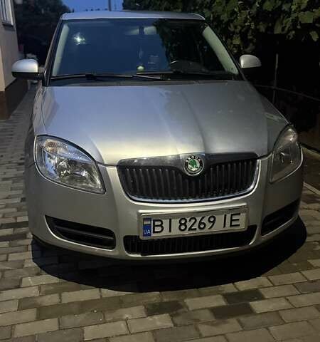 Серый Шкода Фабия, объемом двигателя 1.39 л и пробегом 318 тыс. км за 3700 $, фото 3 на Automoto.ua