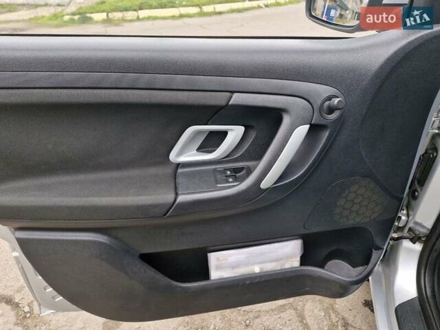 Сірий Шкода Фабія, об'ємом двигуна 1.4 л та пробігом 185 тис. км за 5999 $, фото 9 на Automoto.ua