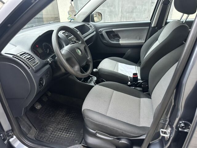 Сірий Шкода Фабія, об'ємом двигуна 0 л та пробігом 182 тис. км за 5300 $, фото 7 на Automoto.ua