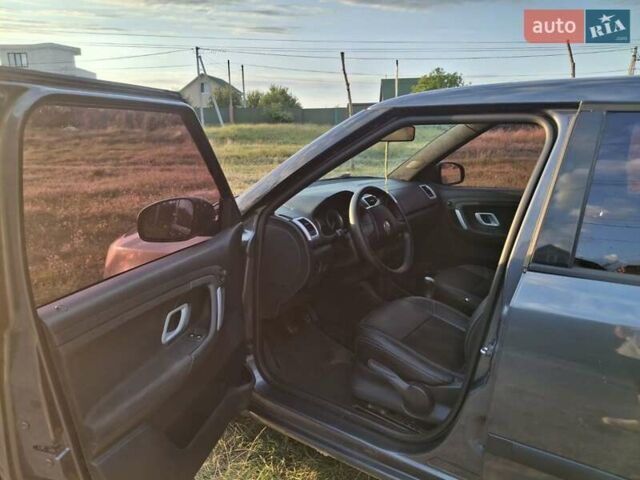 Серый Шкода Фабия, объемом двигателя 1.39 л и пробегом 312 тыс. км за 4000 $, фото 3 на Automoto.ua