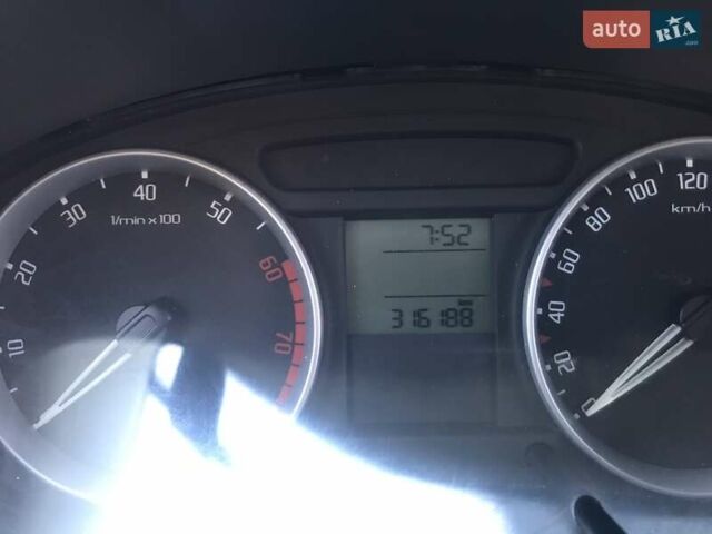 Серый Шкода Фабия, объемом двигателя 1.39 л и пробегом 318 тыс. км за 3700 $, фото 12 на Automoto.ua
