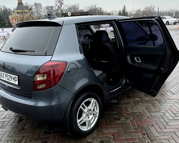 Серый Шкода Фабия, объемом двигателя 1.39 л и пробегом 69 тыс. км за 6150 $, фото 2 на Automoto.ua