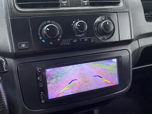 Серый Шкода Фабия, объемом двигателя 1.2 л и пробегом 232 тыс. км за 3800 $, фото 5 на Automoto.ua