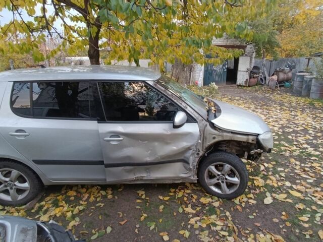 Серый Шкода Фабия, объемом двигателя 1.2 л и пробегом 270 тыс. км за 2500 $, фото 1 на Automoto.ua