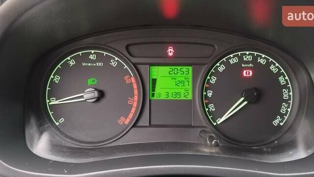 Серый Шкода Фабия, объемом двигателя 1.2 л и пробегом 314 тыс. км за 3950 $, фото 10 на Automoto.ua