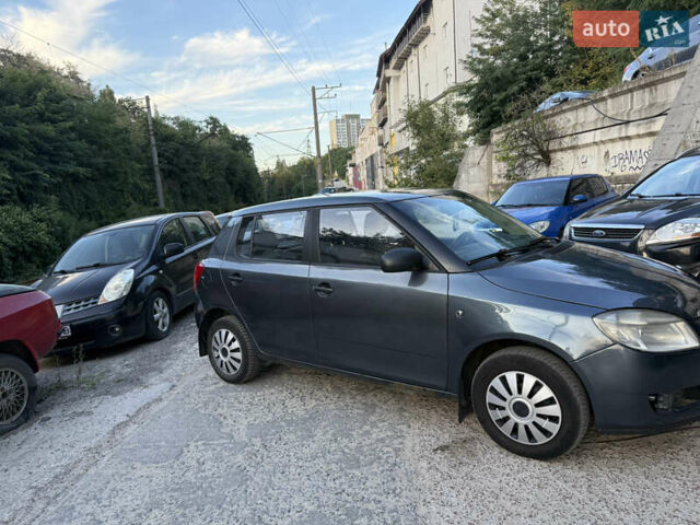Серый Шкода Фабия, объемом двигателя 1.2 л и пробегом 250 тыс. км за 4300 $, фото 7 на Automoto.ua