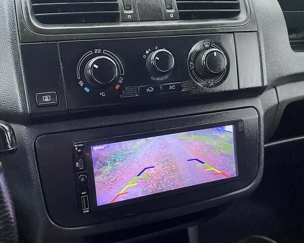 Серый Шкода Фабия, объемом двигателя 1.2 л и пробегом 230 тыс. км за 3900 $, фото 1 на Automoto.ua