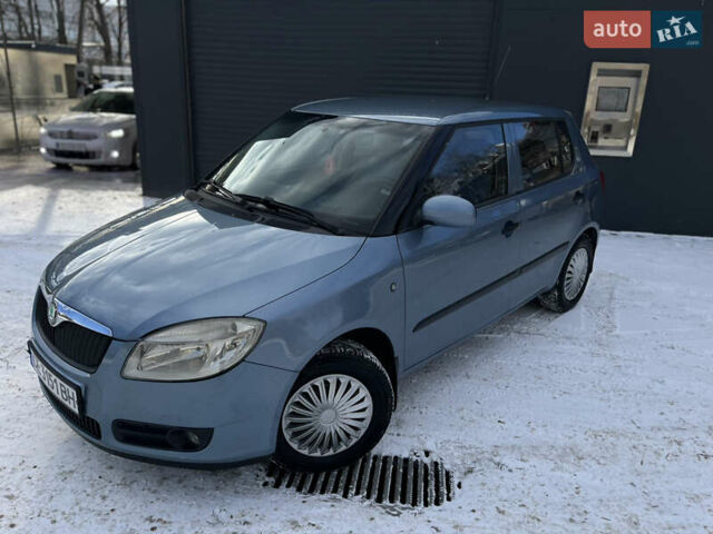 Сірий Шкода Фабія, об'ємом двигуна 1.39 л та пробігом 220 тис. км за 5200 $, фото 1 на Automoto.ua