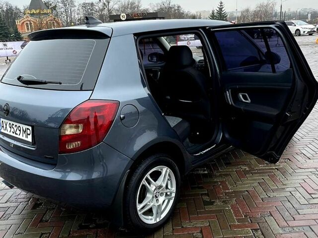 Серый Шкода Фабия, объемом двигателя 1.4 л и пробегом 69 тыс. км за 6150 $, фото 2 на Automoto.ua