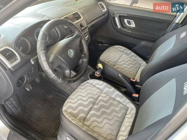 Серый Шкода Фабия, объемом двигателя 1.39 л и пробегом 185 тыс. км за 6300 $, фото 20 на Automoto.ua