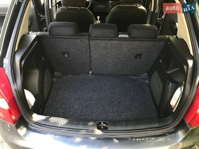 Серый Шкода Фабия, объемом двигателя 1.39 л и пробегом 390 тыс. км за 3600 $, фото 20 на Automoto.ua