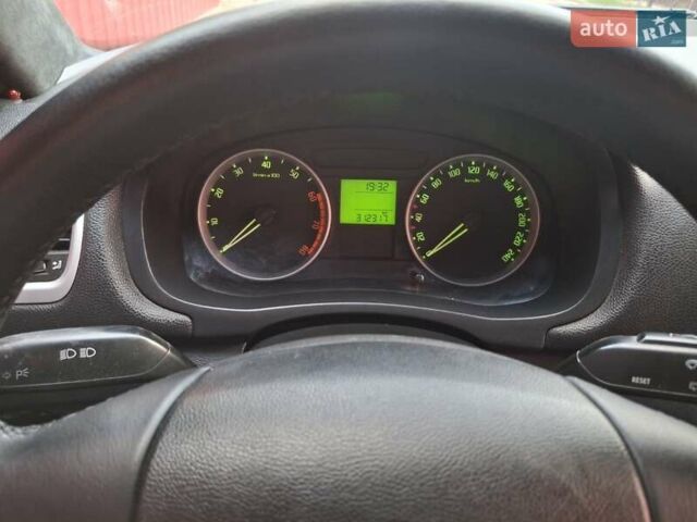 Серый Шкода Фабия, объемом двигателя 1.39 л и пробегом 312 тыс. км за 4000 $, фото 1 на Automoto.ua