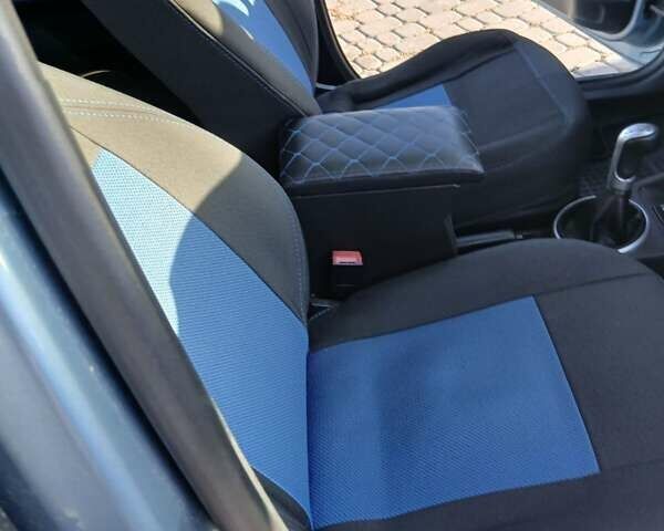 Сірий Шкода Фабія, об'ємом двигуна 1.2 л та пробігом 272 тис. км за 3200 $, фото 3 на Automoto.ua