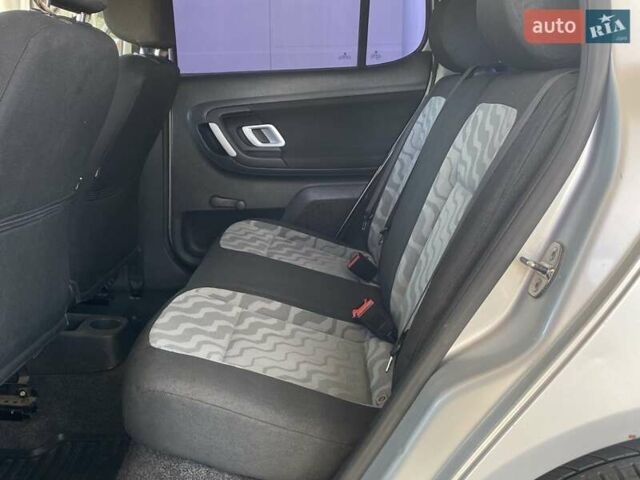 Серый Шкода Фабия, объемом двигателя 1.39 л и пробегом 185 тыс. км за 6300 $, фото 21 на Automoto.ua