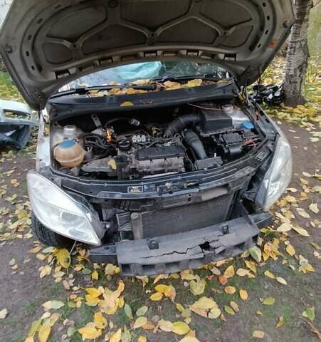 Серый Шкода Фабия, объемом двигателя 1.2 л и пробегом 270 тыс. км за 2500 $, фото 9 на Automoto.ua