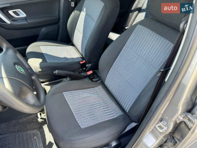 Серый Шкода Фабия, объемом двигателя 1.2 л и пробегом 96 тыс. км за 5100 $, фото 65 на Automoto.ua