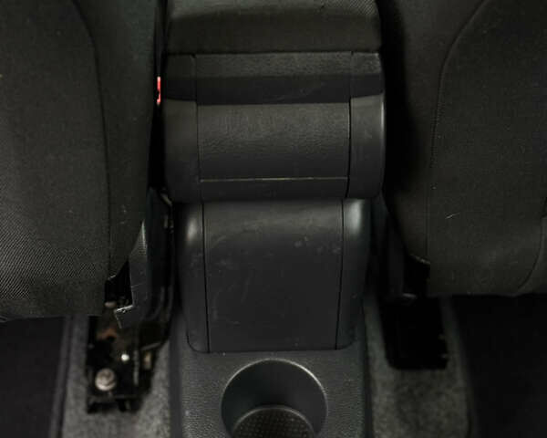 Сірий Шкода Фабія, об'ємом двигуна 1.4 л та пробігом 230 тис. км за 5999 $, фото 78 на Automoto.ua