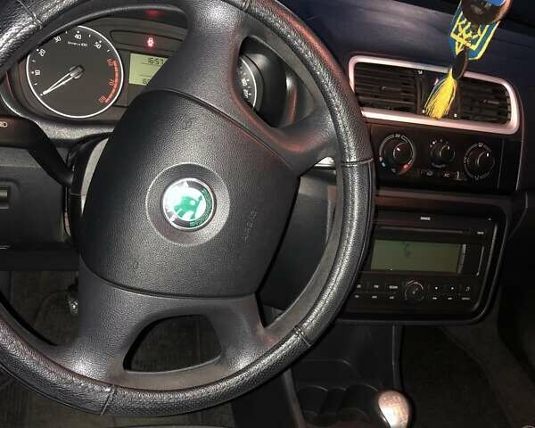 Сірий Шкода Фабія, об'ємом двигуна 1.2 л та пробігом 180 тис. км за 4700 $, фото 5 на Automoto.ua