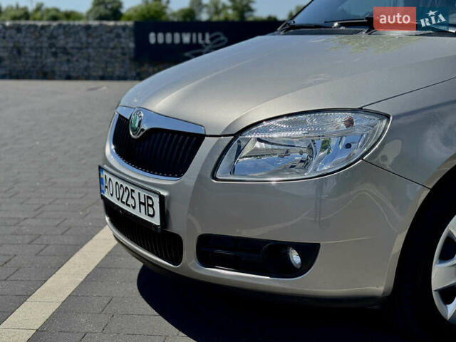 Серый Шкода Фабия, объемом двигателя 1.2 л и пробегом 96 тыс. км за 5100 $, фото 22 на Automoto.ua