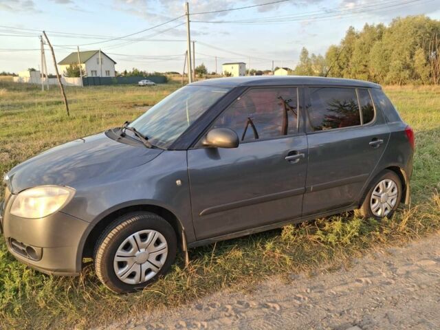 Серый Шкода Фабия, объемом двигателя 1.4 л и пробегом 312 тыс. км за 4000 $, фото 5 на Automoto.ua