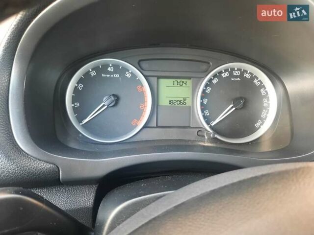 Сірий Шкода Фабія, об'ємом двигуна 1.39 л та пробігом 182 тис. км за 5200 $, фото 11 на Automoto.ua