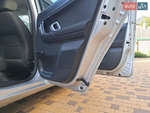 Сірий Шкода Фабія, об'ємом двигуна 1.4 л та пробігом 214 тис. км за 4999 $, фото 33 на Automoto.ua