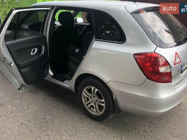 Серый Шкода Фабия, объемом двигателя 1.4 л и пробегом 210 тыс. км за 4500 $, фото 2 на Automoto.ua