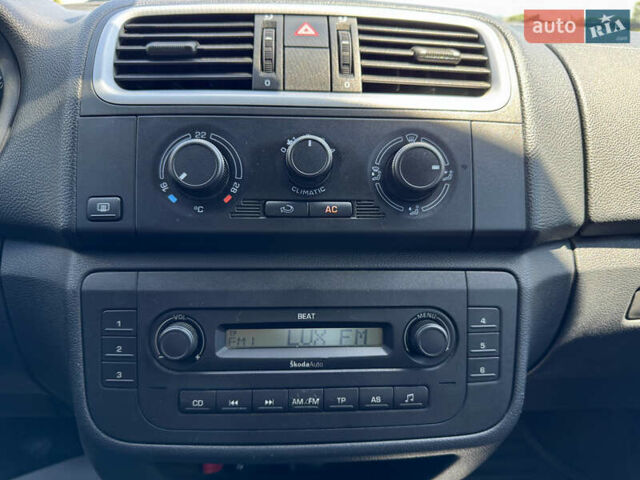 Серый Шкода Фабия, объемом двигателя 1.2 л и пробегом 96 тыс. км за 5100 $, фото 90 на Automoto.ua
